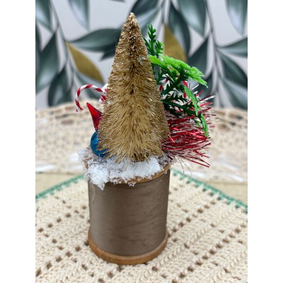 Miniature ALL VINTAGE Thread Spool Christmas Assemblage Santa - Picture 4 of 6